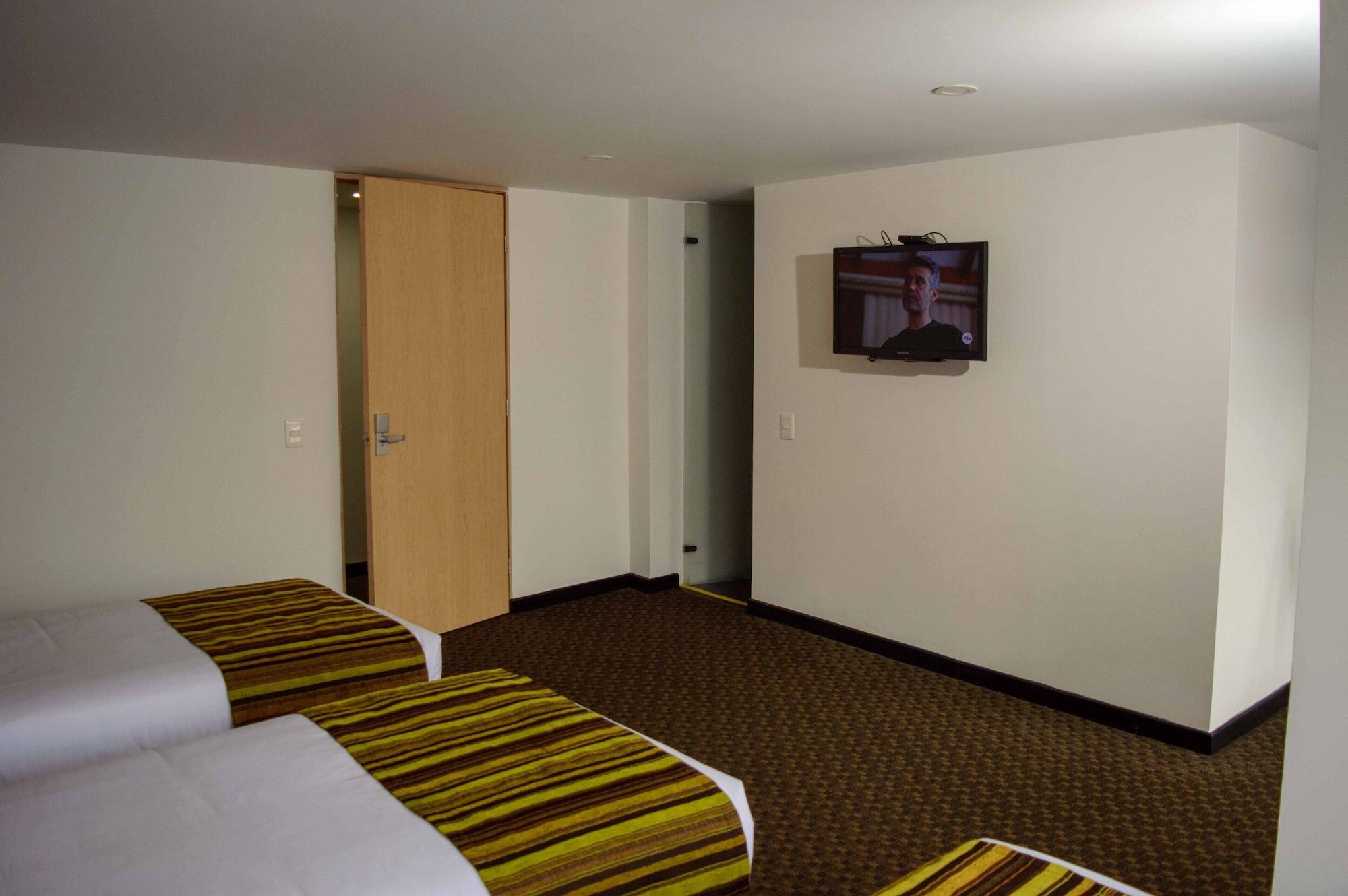 Hotel Castellana 95 Bogota Bagian luar foto
