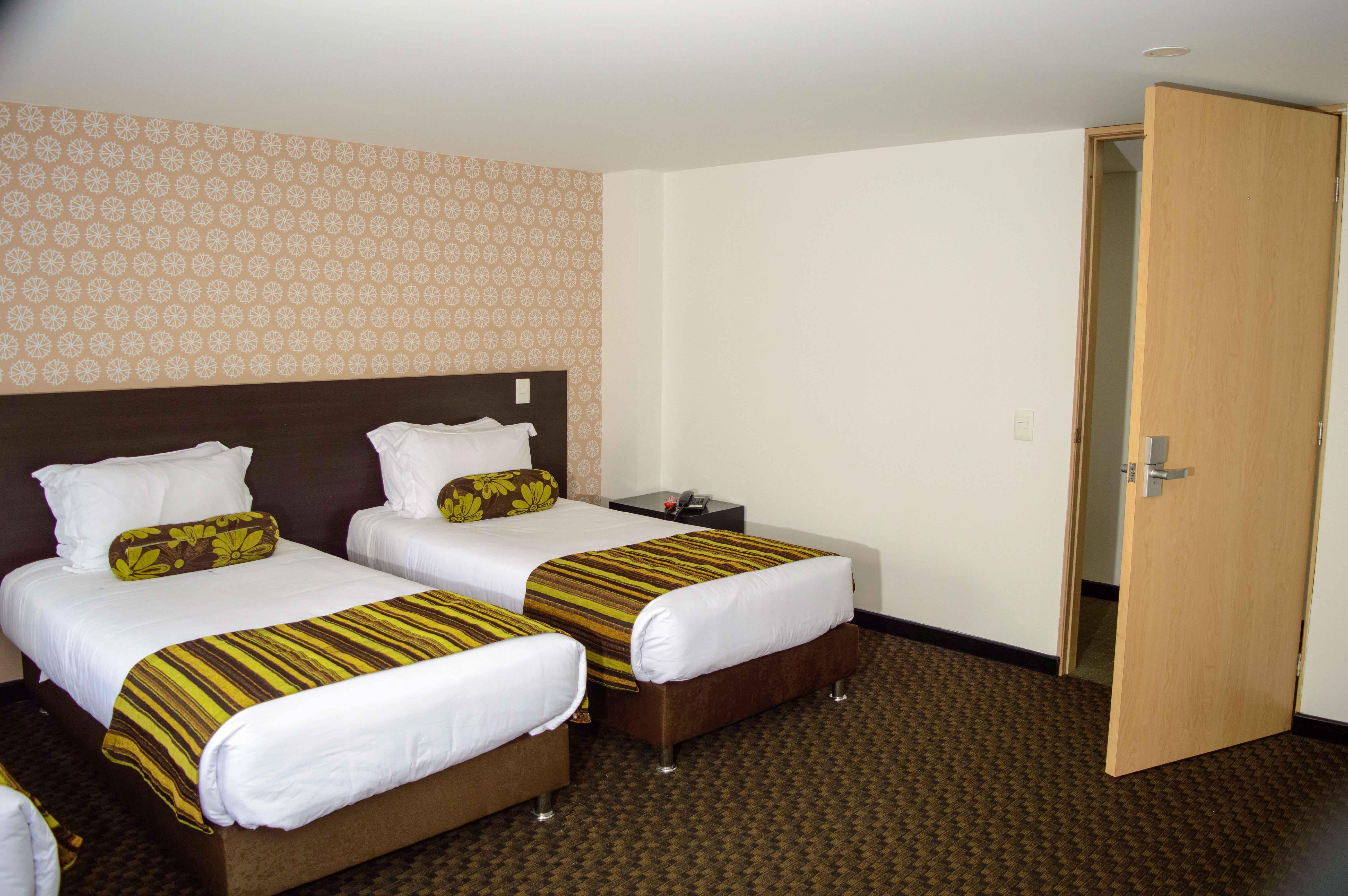 Hotel Castellana 95 Bogota Bagian luar foto