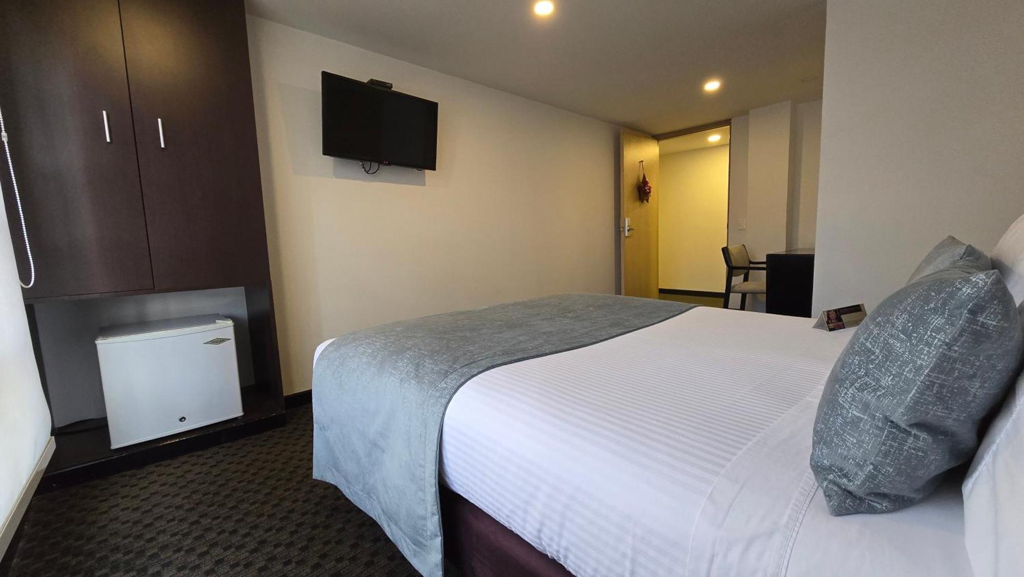 Hotel Castellana 95 Bogota Bagian luar foto